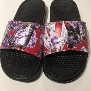 Nike Shoes - Nike flip flops Nike Shoes - Nike flip flops